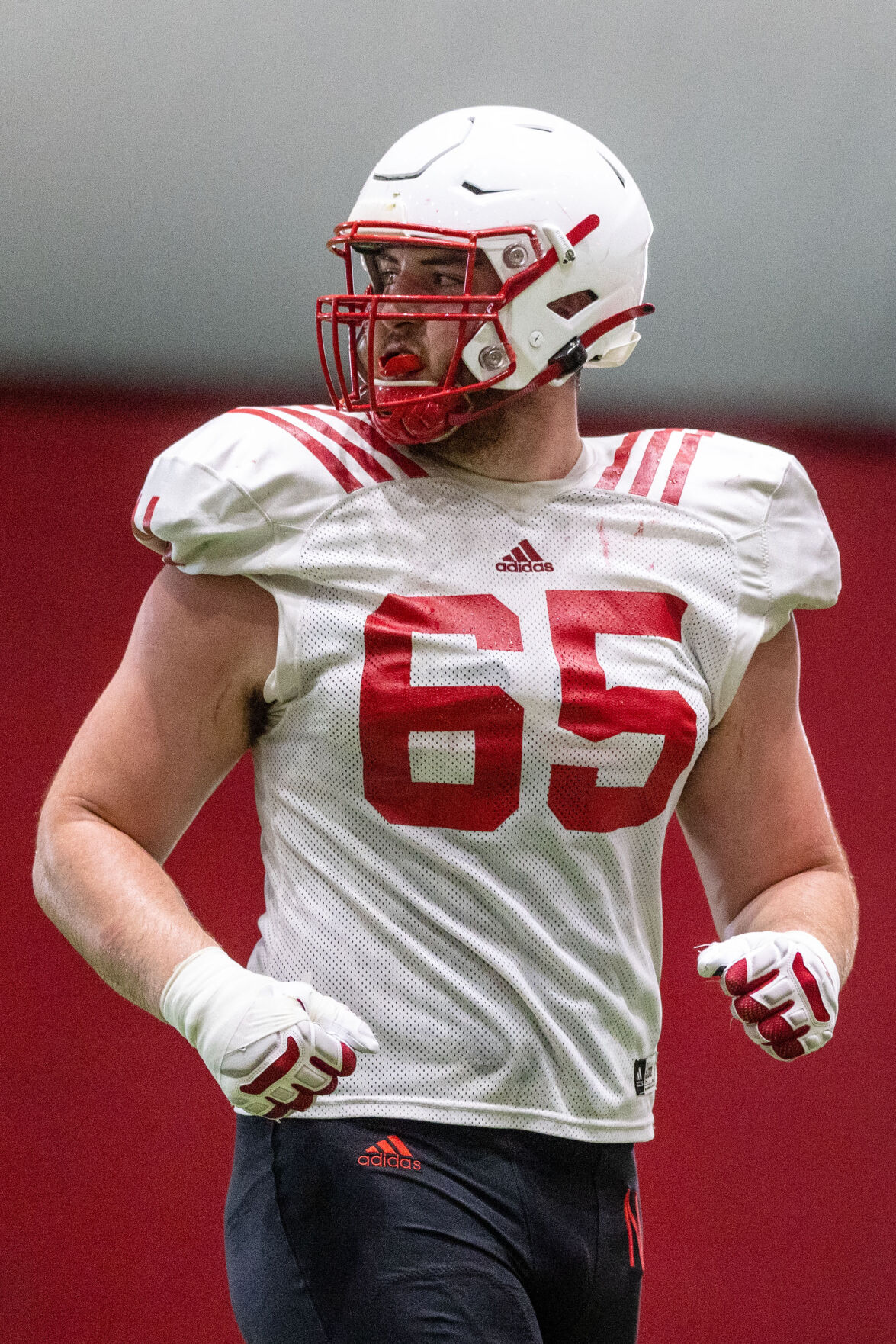 080222-owh-spo-huskerpractice-pic-cm011.jpg